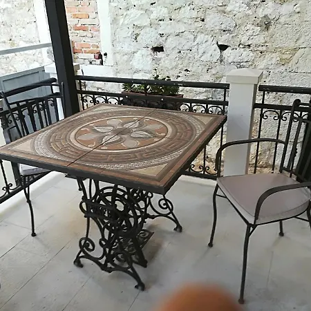 Delux Soba Sa Bracnim Krevetom Fabo 1 سبليت